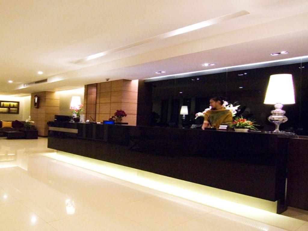 The Dawin Hotel Bangkok Exteriör bild